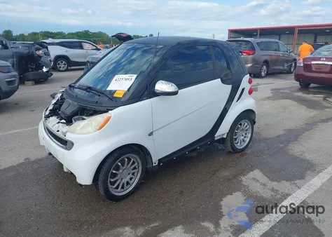 2011 Smart Fortwo Passion/Pure z USA, uszkodzony, nr VIN WMEEJ3BA9BK438101